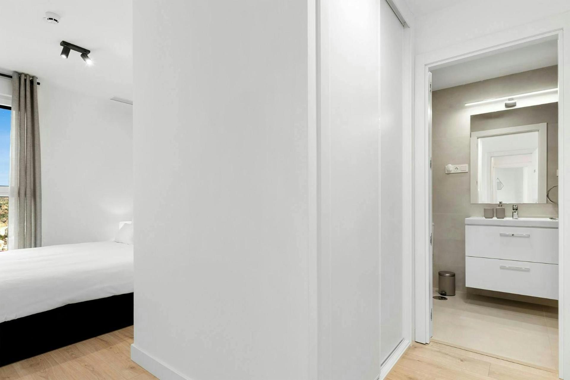 Eye Pool & Parking Free Apartment Málaga