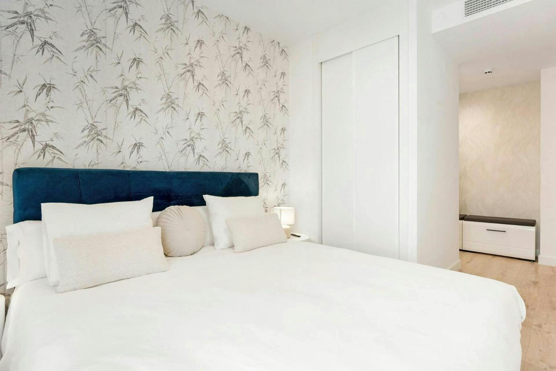 Eye Pool & Parking Free Apartment *
